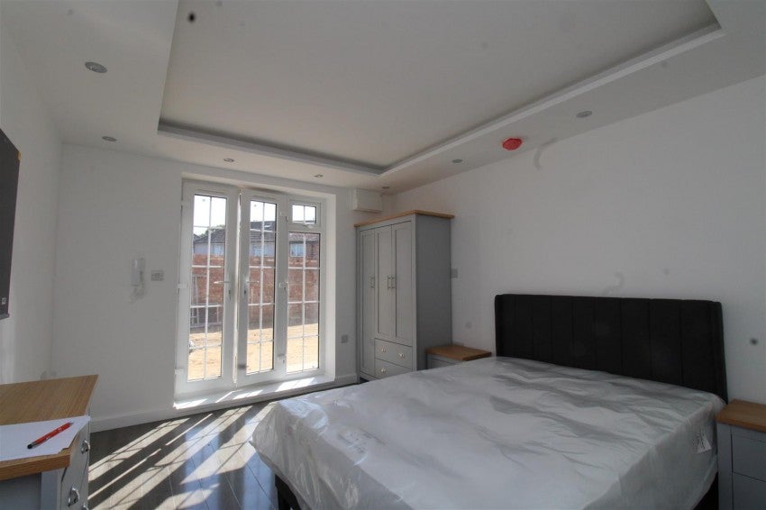 Flat De Bec Close in Peterborough