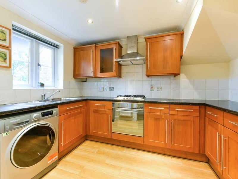 Room Northstead Road in Greater London