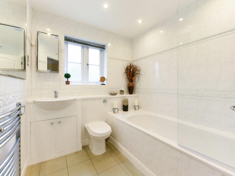 Room Northstead Road in Greater London