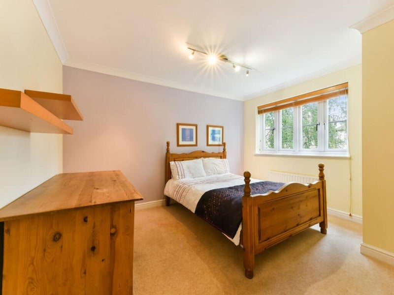 Room Northstead Road in Greater London
