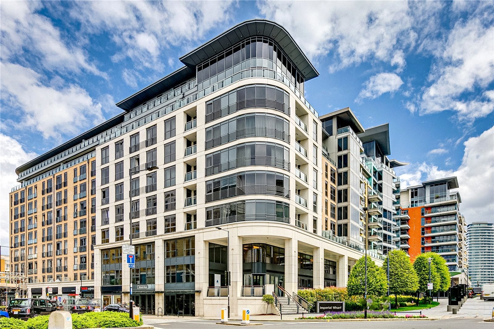 Flat Townmead Road in Greater London