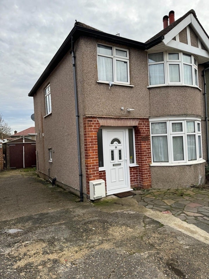 House Eastcote Lane in Greater London