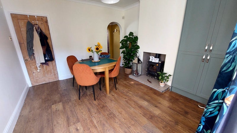 Room Thayers Farm Road in Greater London