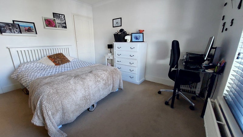 Room Thayers Farm Road in Greater London