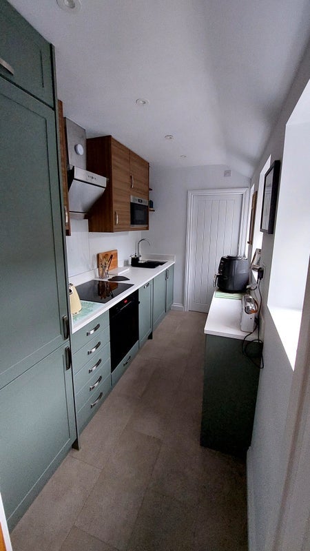 Room Thayers Farm Road in Greater London