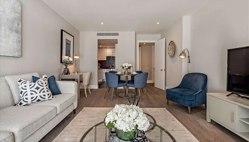 Flat Westferry Circus in Greater London