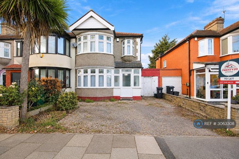 House Fairlop Road in Greater London