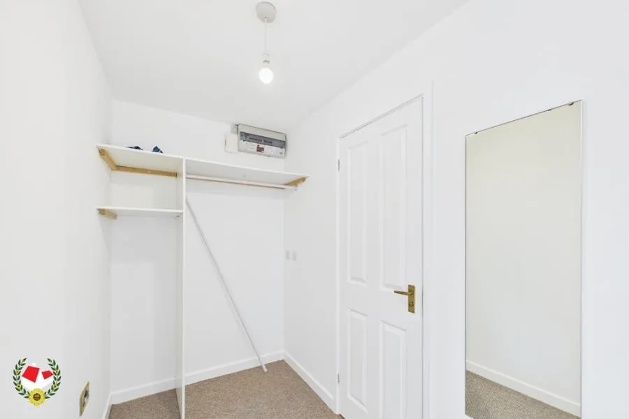 Flat Kingsholm Road in Gloucester