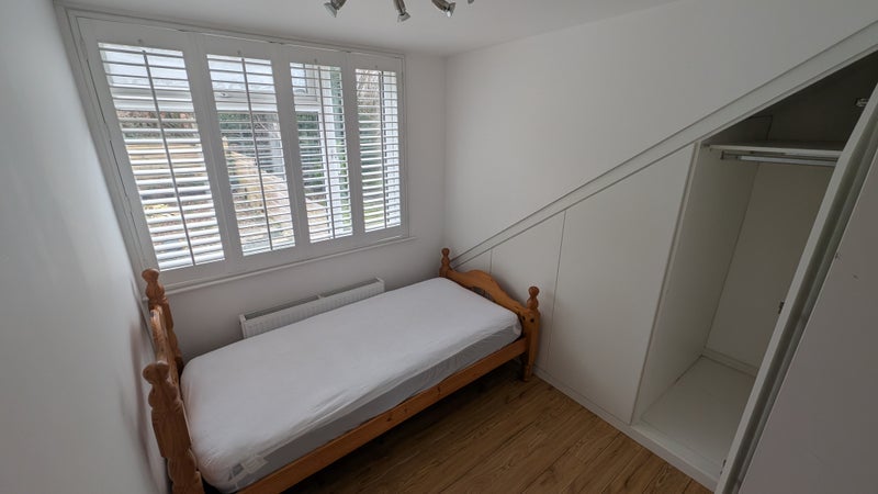 Room Knoll Wood Park in Leeds