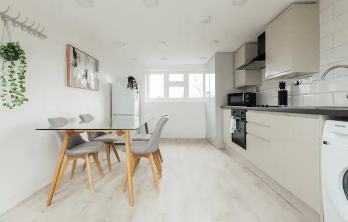Flat Empress Avenue in Greater London