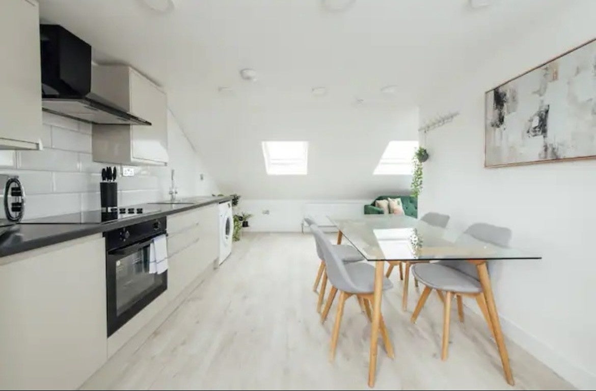 Flat Empress Avenue in Greater London