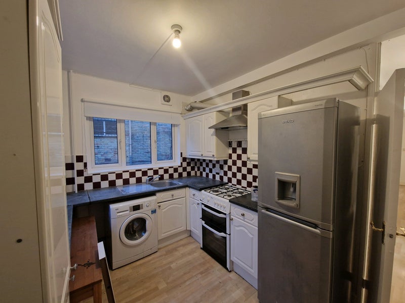 Room Bensham Grove in Greater London
