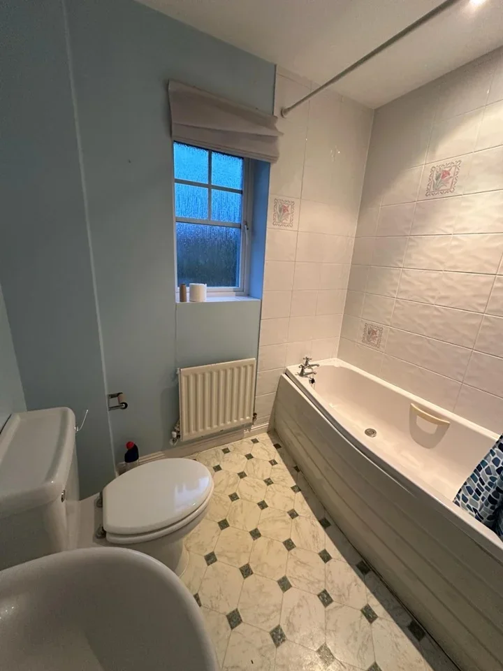 Room Ruffle Close in Greater London