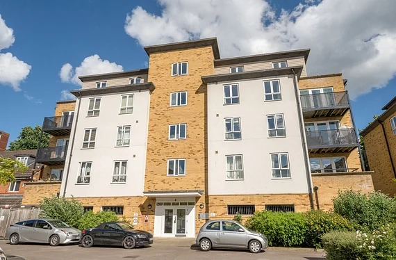 Flat Beckenham Place Park in Greater London