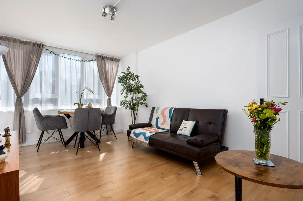 Flat Ashbourne Close in Greater London