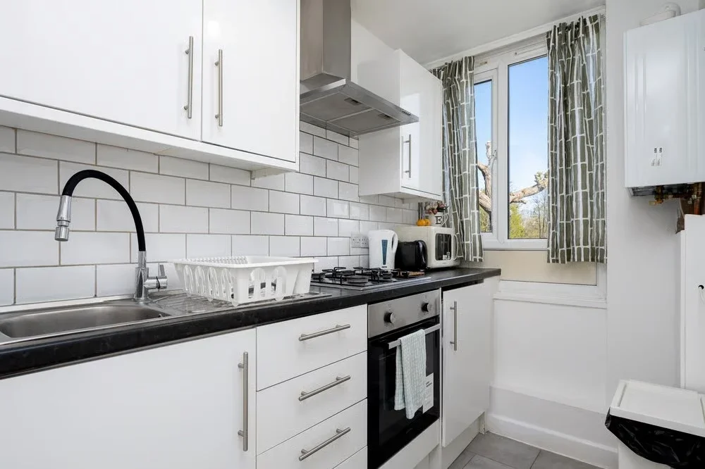 Flat Ashbourne Close in Greater London