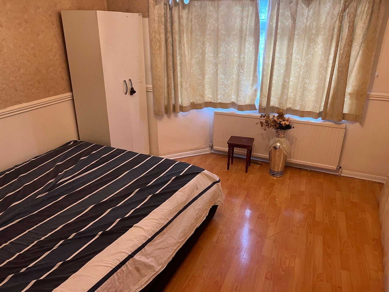 Room Stokes Road in Greater London