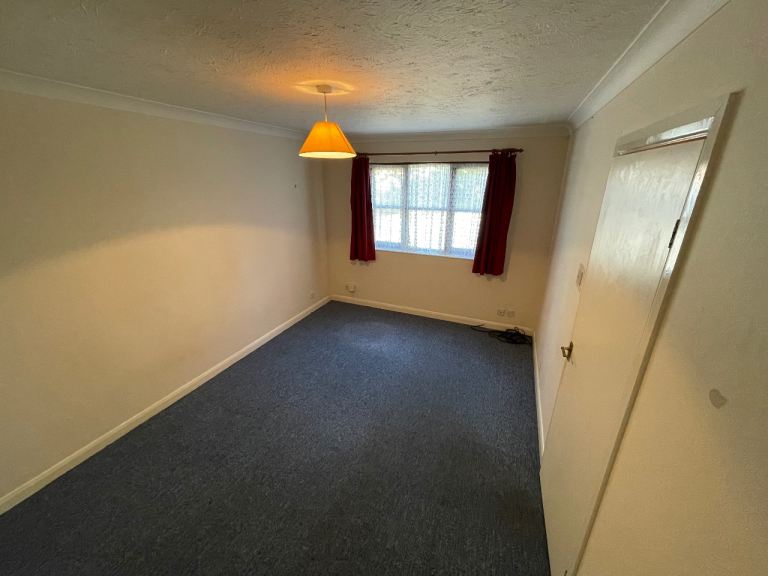 Flat Newcourt in Greater London