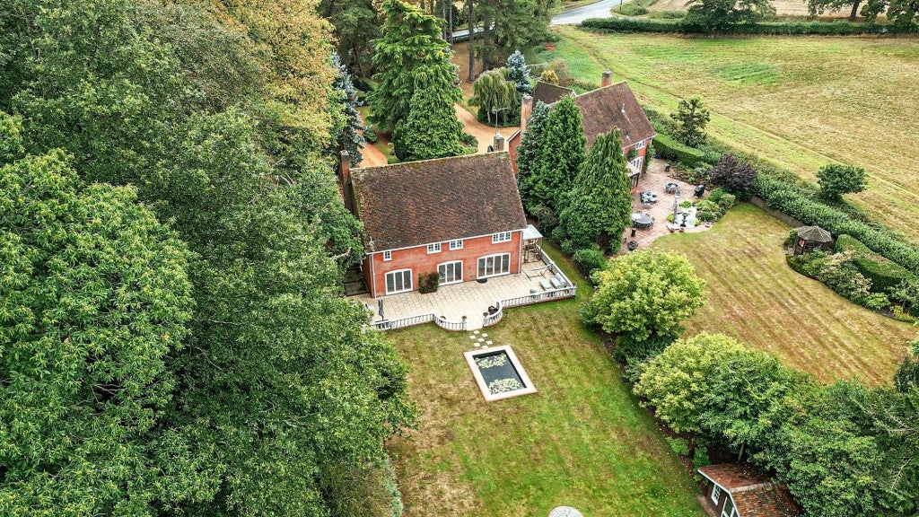 House Leighton Street in Woburn