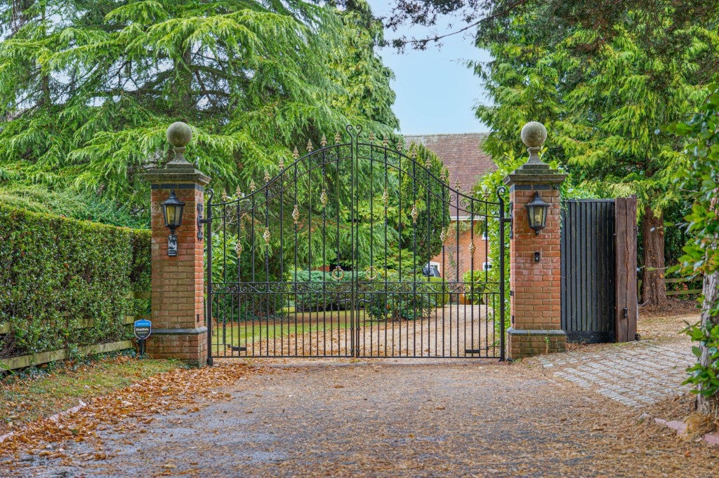 House Leighton Street in Woburn