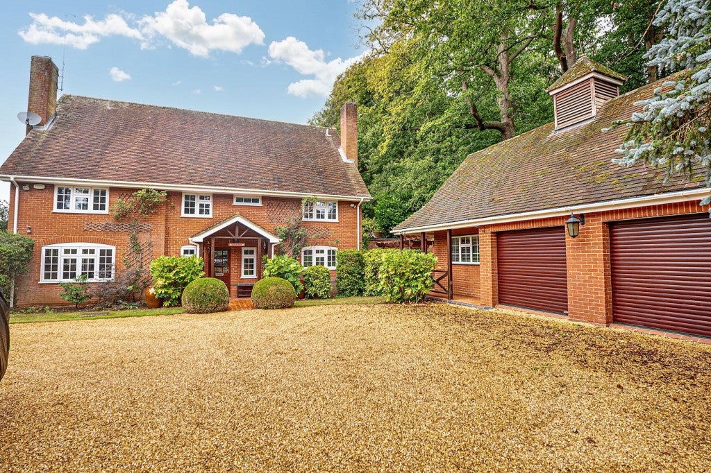 House Leighton Street in Woburn