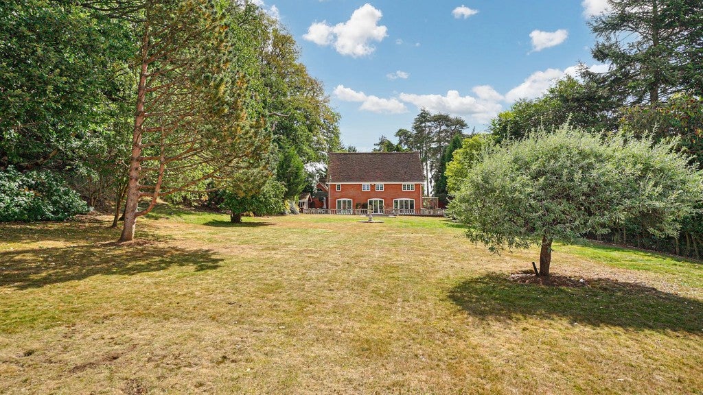 House Leighton Street in Woburn
