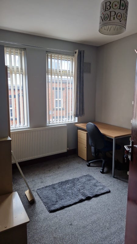 Room Back Manor Drive in Leeds
