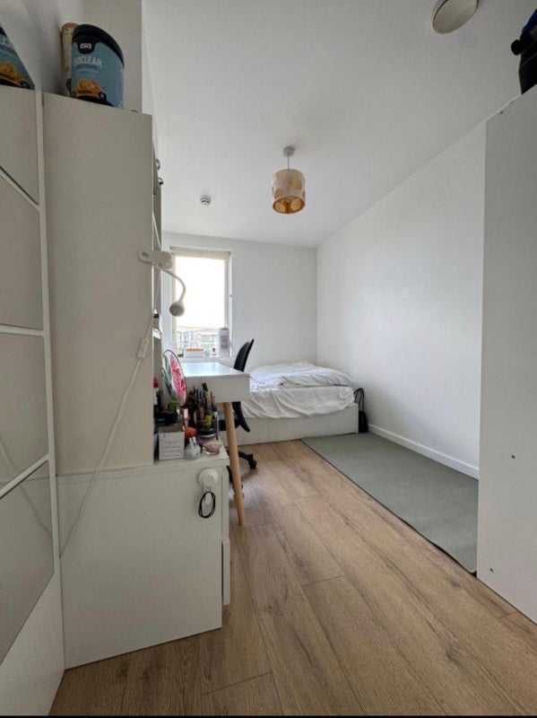 Room Cordelia Street in Greater London