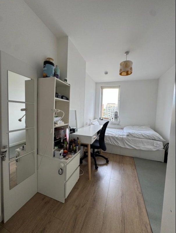 Room Cordelia Street in Greater London