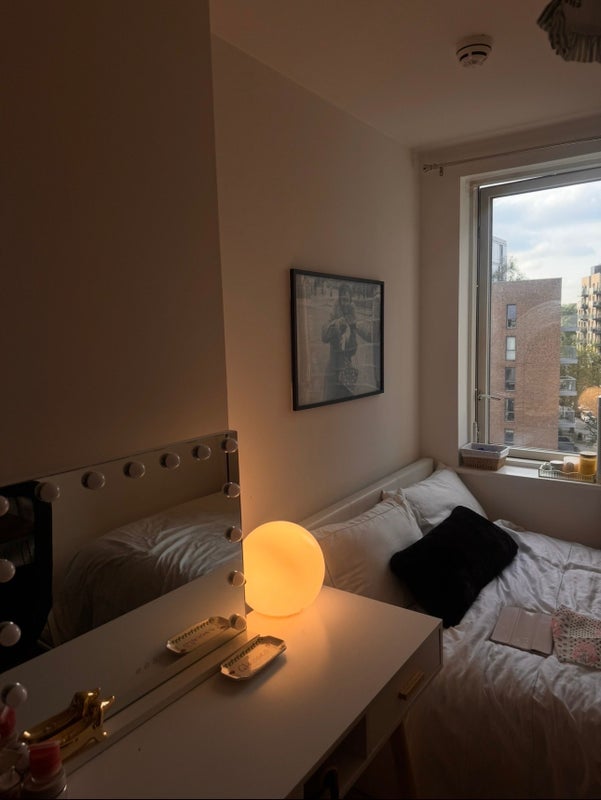 Room Cordelia Street in Greater London