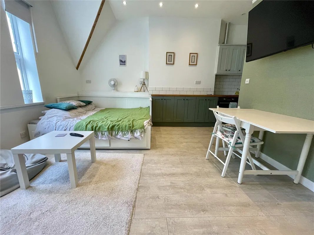 Flat Durley Gardens in Bournemouth