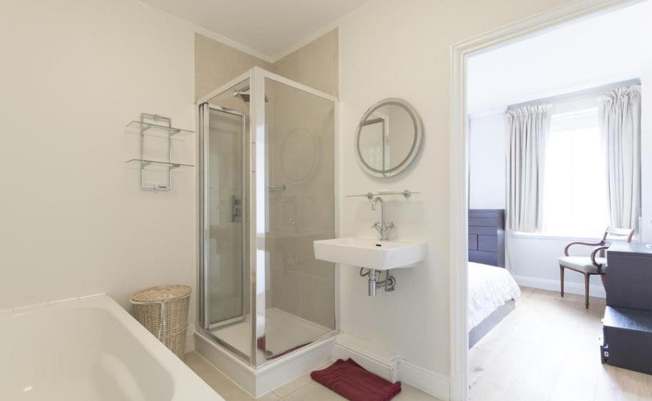 Flat South Audley Street in City of Westminster