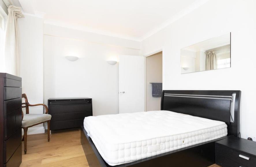 Flat South Audley Street in City of Westminster