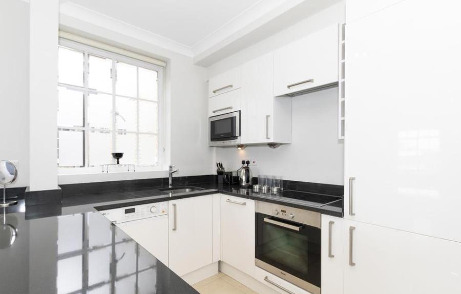 Flat South Audley Street in City of Westminster