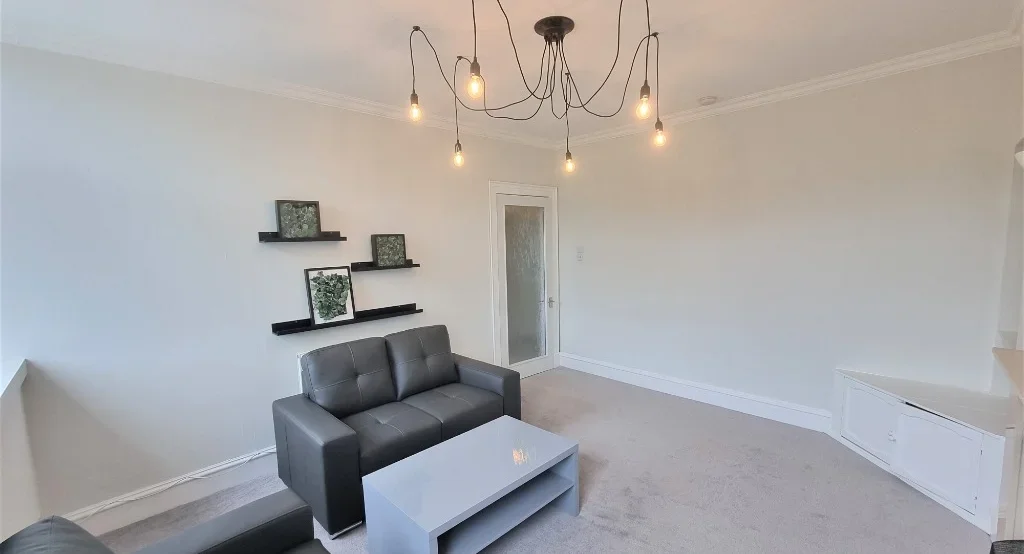 Flat Powis Terrace in Aberdeen City
