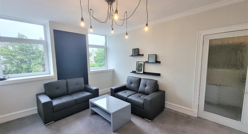 Flat Powis Terrace in Aberdeen City