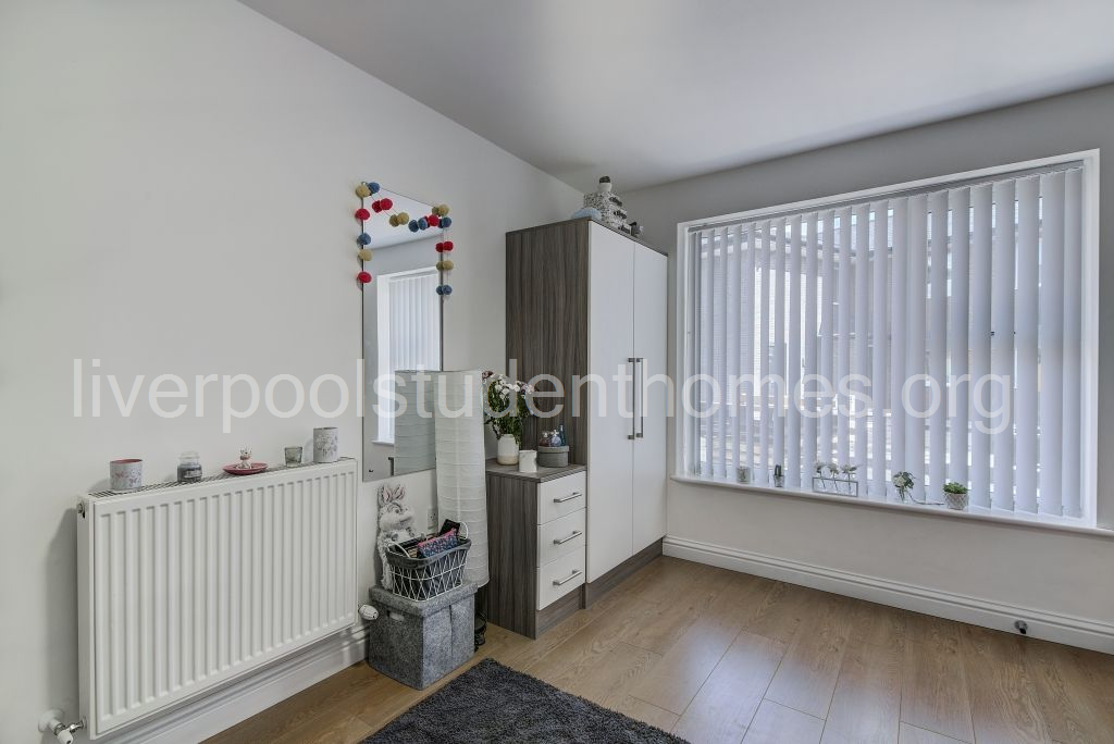 Room Shaw Street in Liverpool