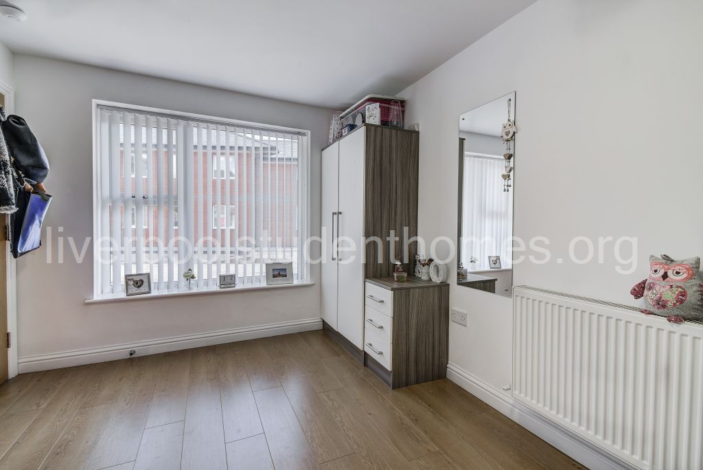 Room Shaw Street in Liverpool