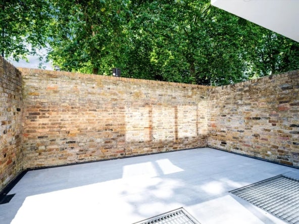Flat Meadowbank in Greater London