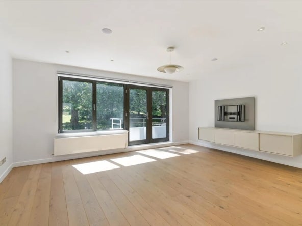 Flat Meadowbank in Greater London