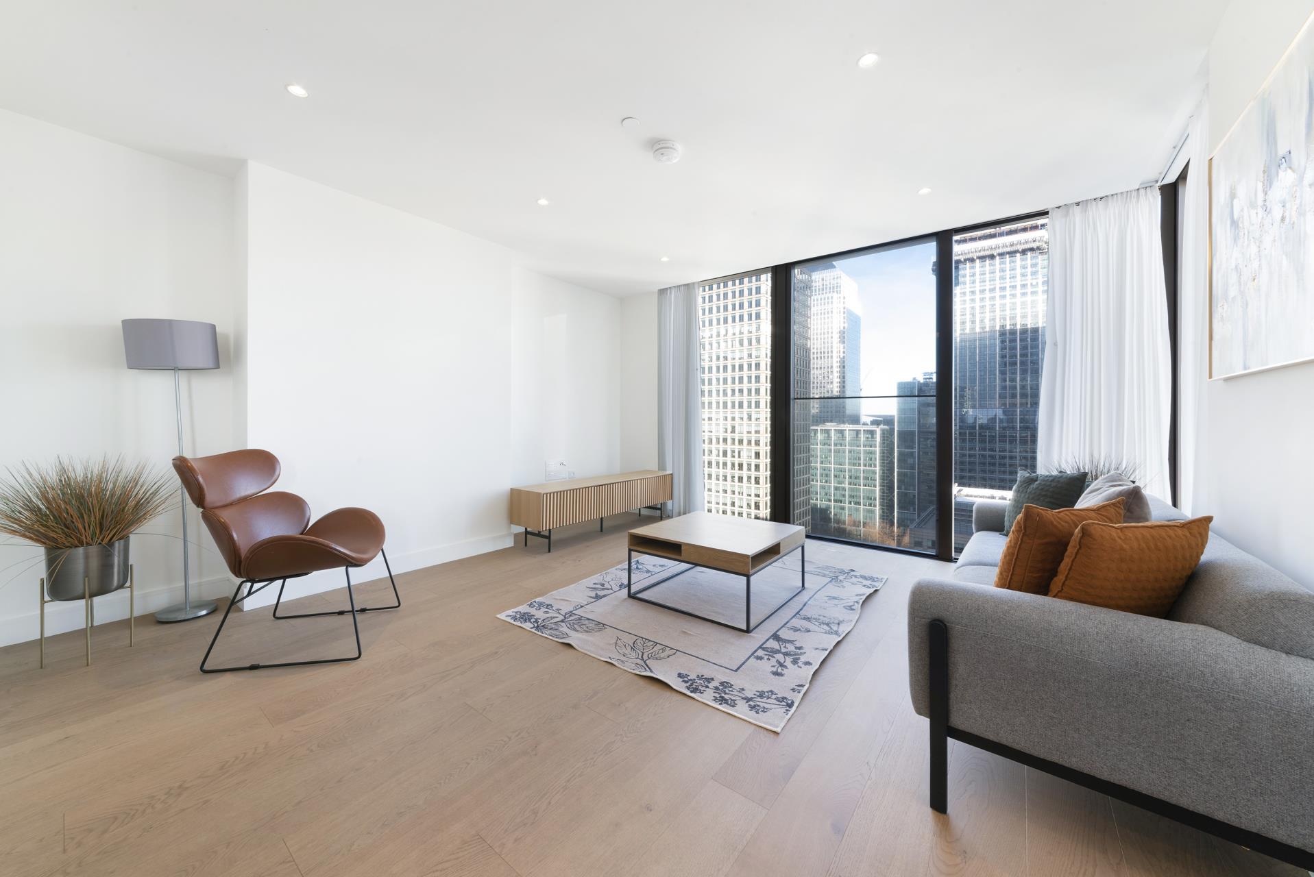 Flat South Quay Square in Greater London