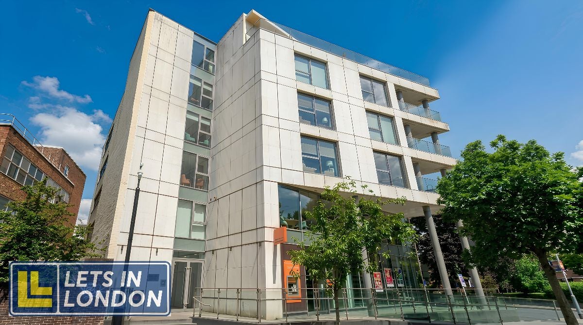 Flat Upper Richmond Road in Greater London