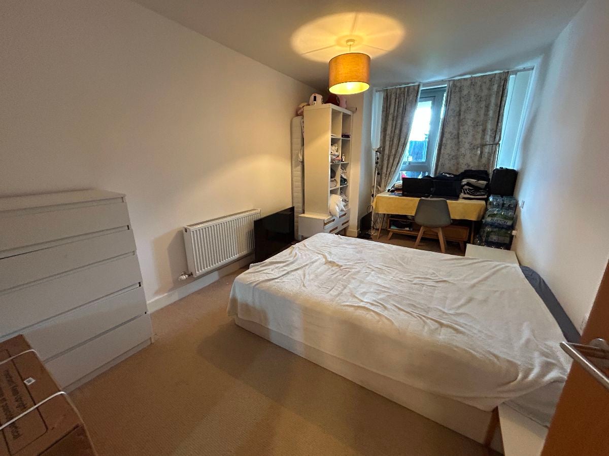 Flat Upper Richmond Road in Greater London