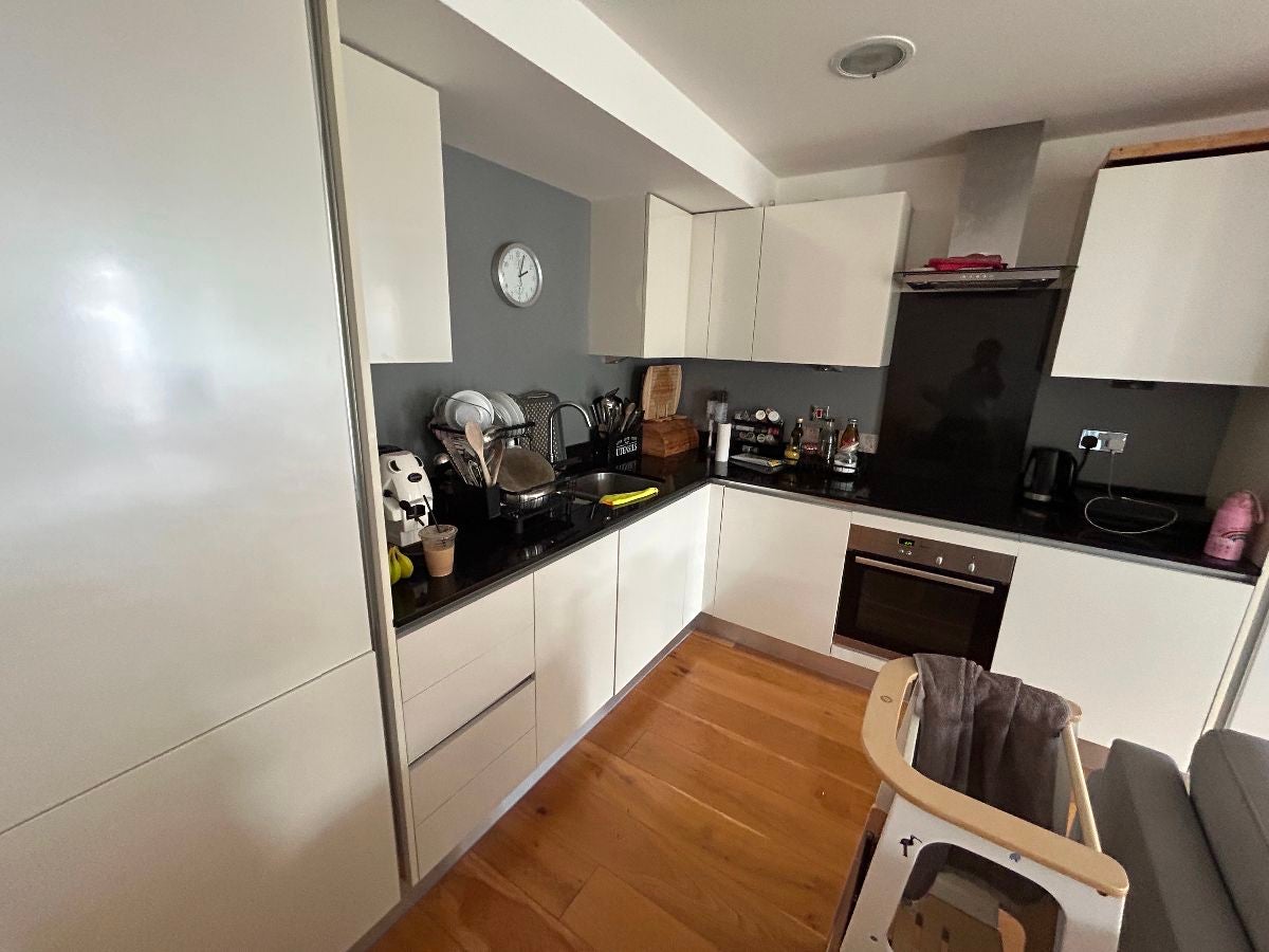 Flat Upper Richmond Road in Greater London