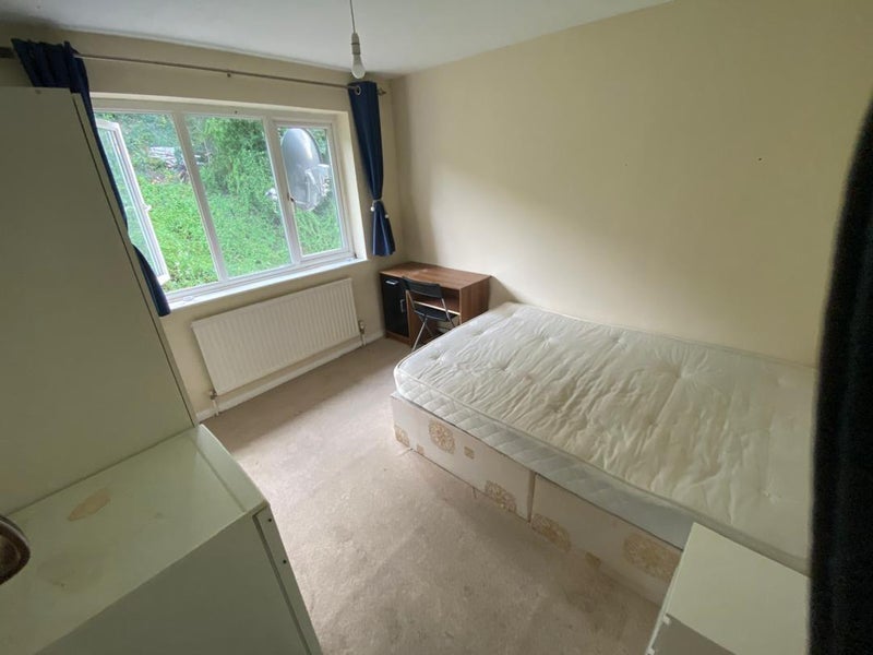 Room Star Lane in Greater London