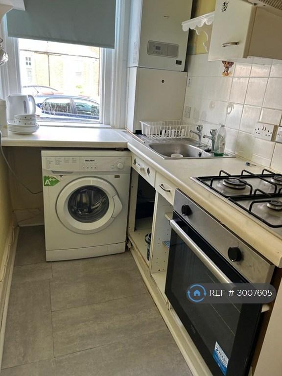 Flat East Ham Road in Arun