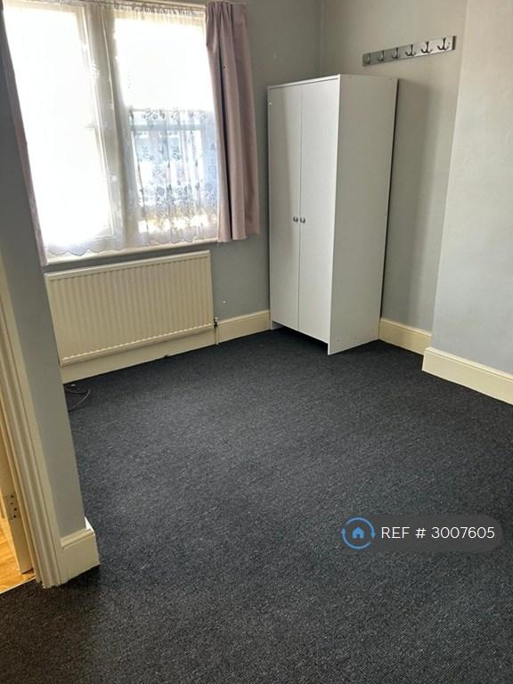 Flat East Ham Road in Arun