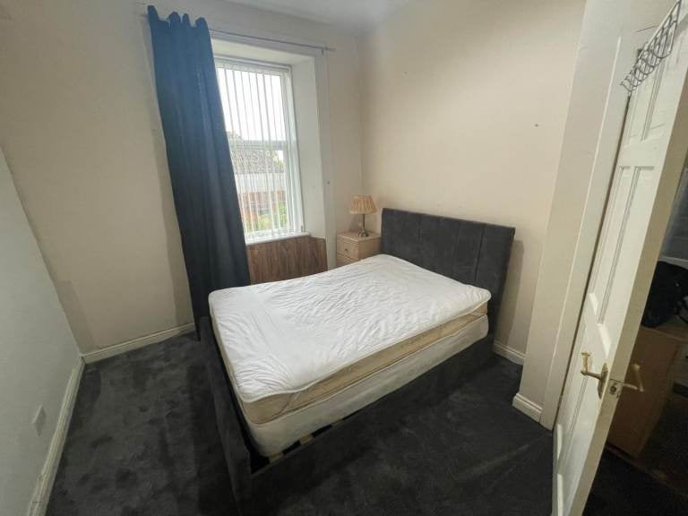 Flat Carlibar Road in Barrhead
