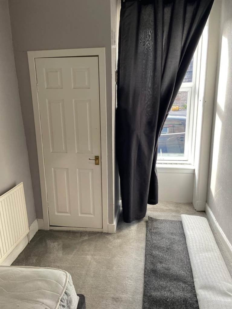Flat Carlibar Road in Barrhead