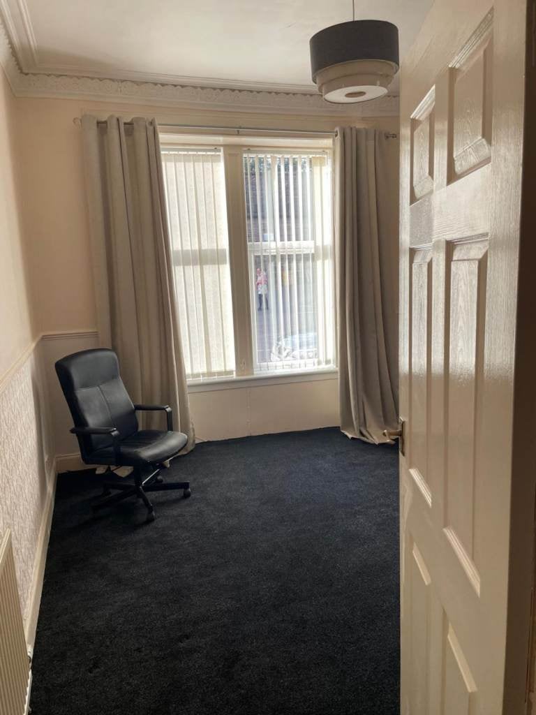 Flat Carlibar Road in Barrhead